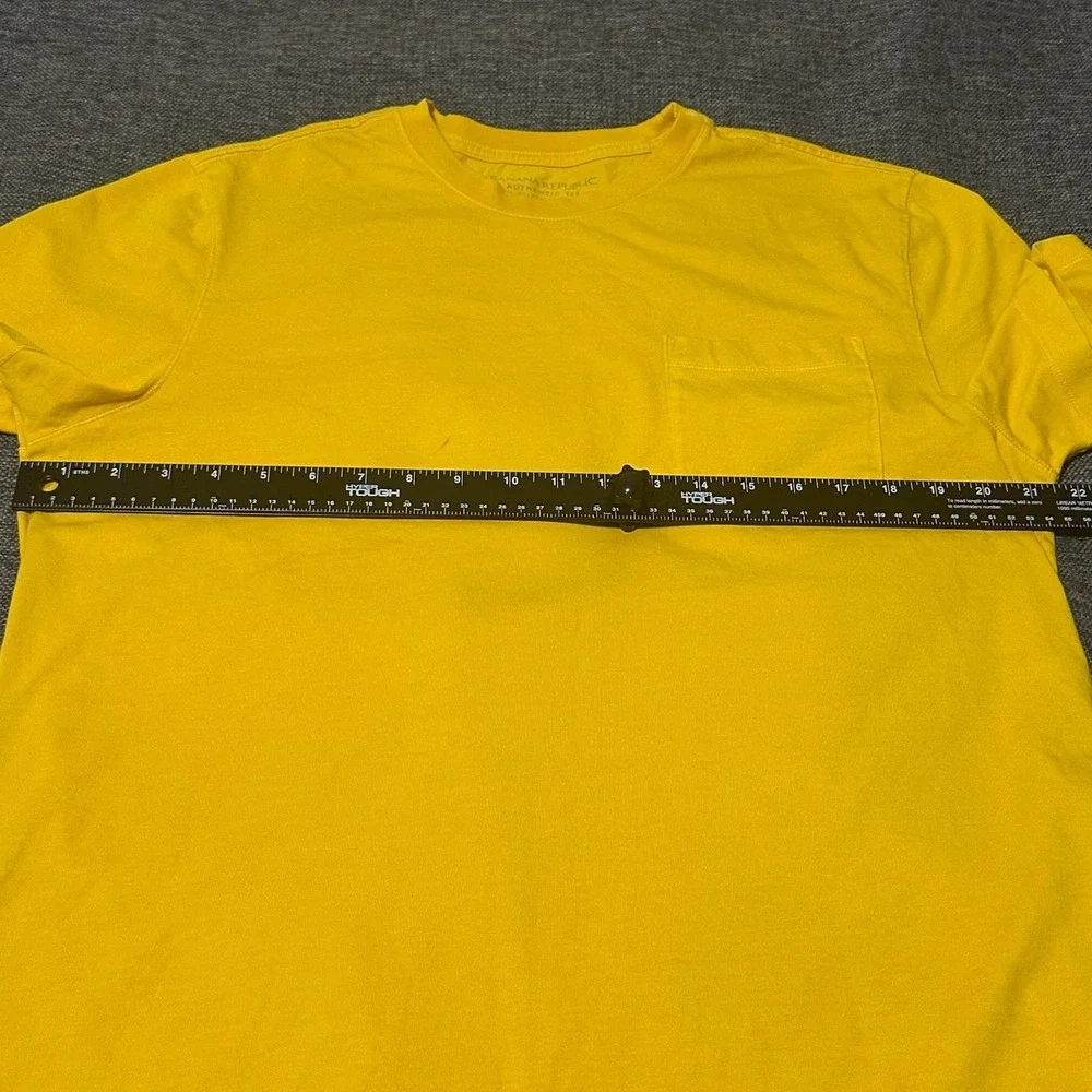 Banana Republic Men's‎ L Authentic Tee